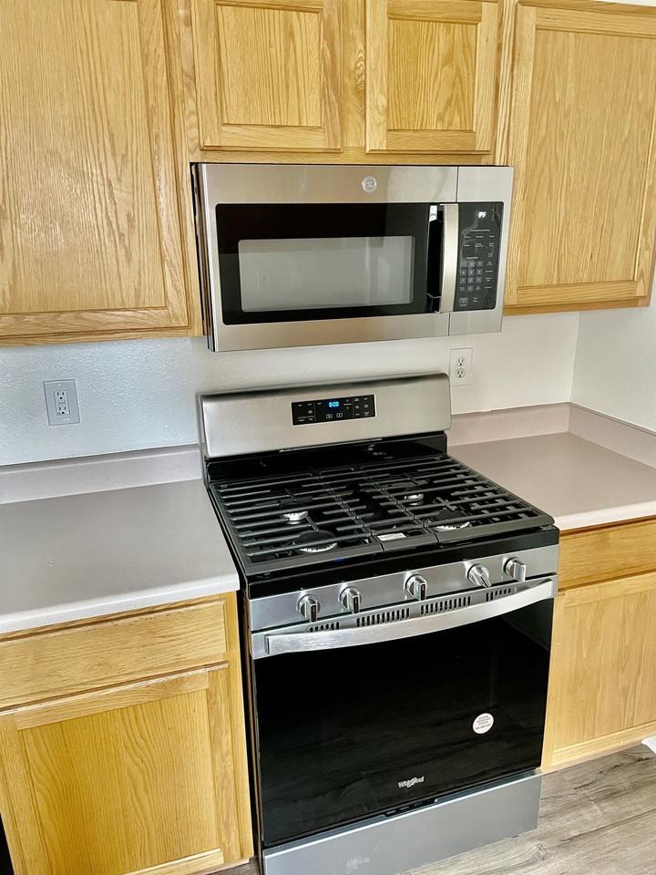 11040 Vistazo Pl Se #0 - Photo 7 of 25