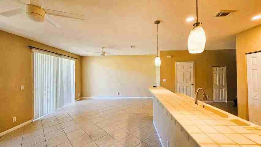 3027 N Evergreen Cir - Photo 3 of 8