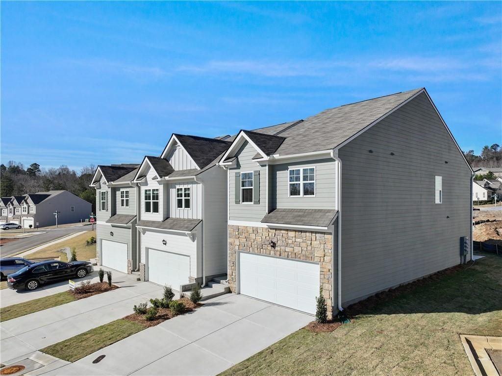 70 Austin Court - Photo 2 of 36