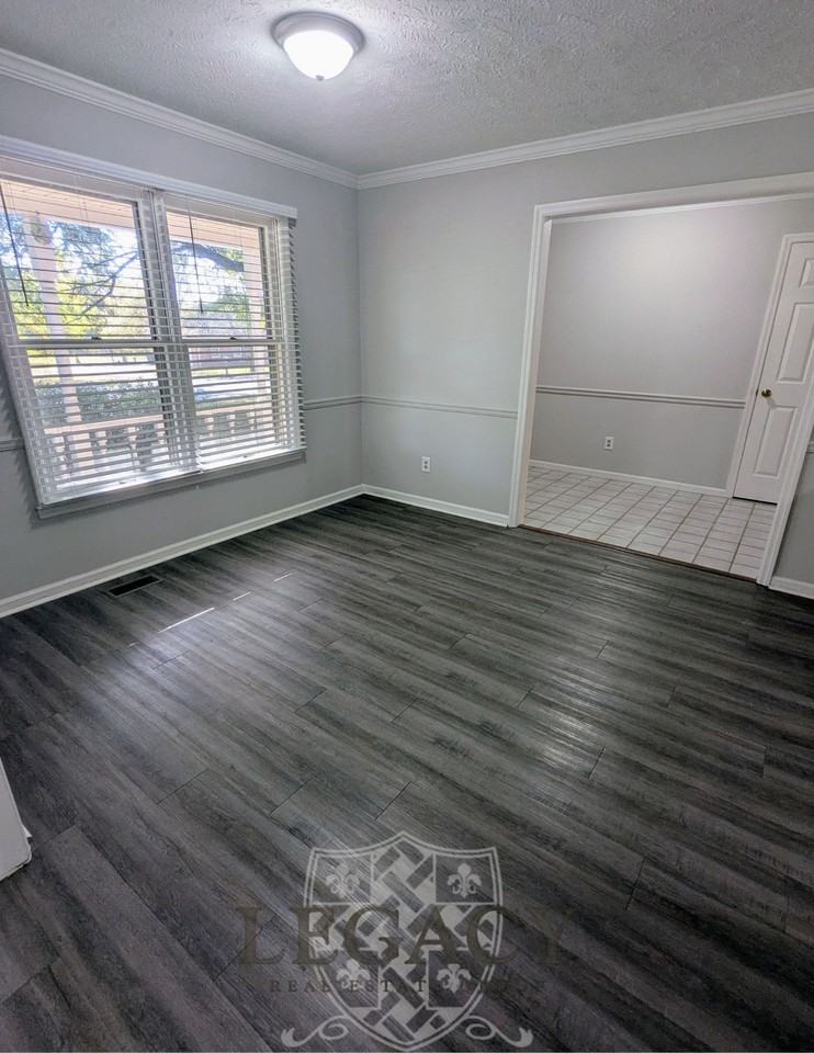 502 Irongate Blvd #203 - Photo 5 of 14