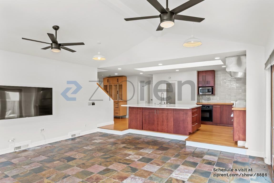 475 Roading Dr - Photo 3 of 23