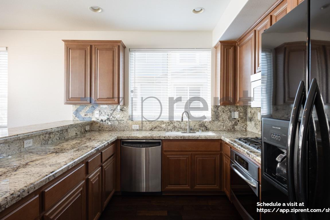 3048 Beachwood Bluff Way - Photo 5 of 21