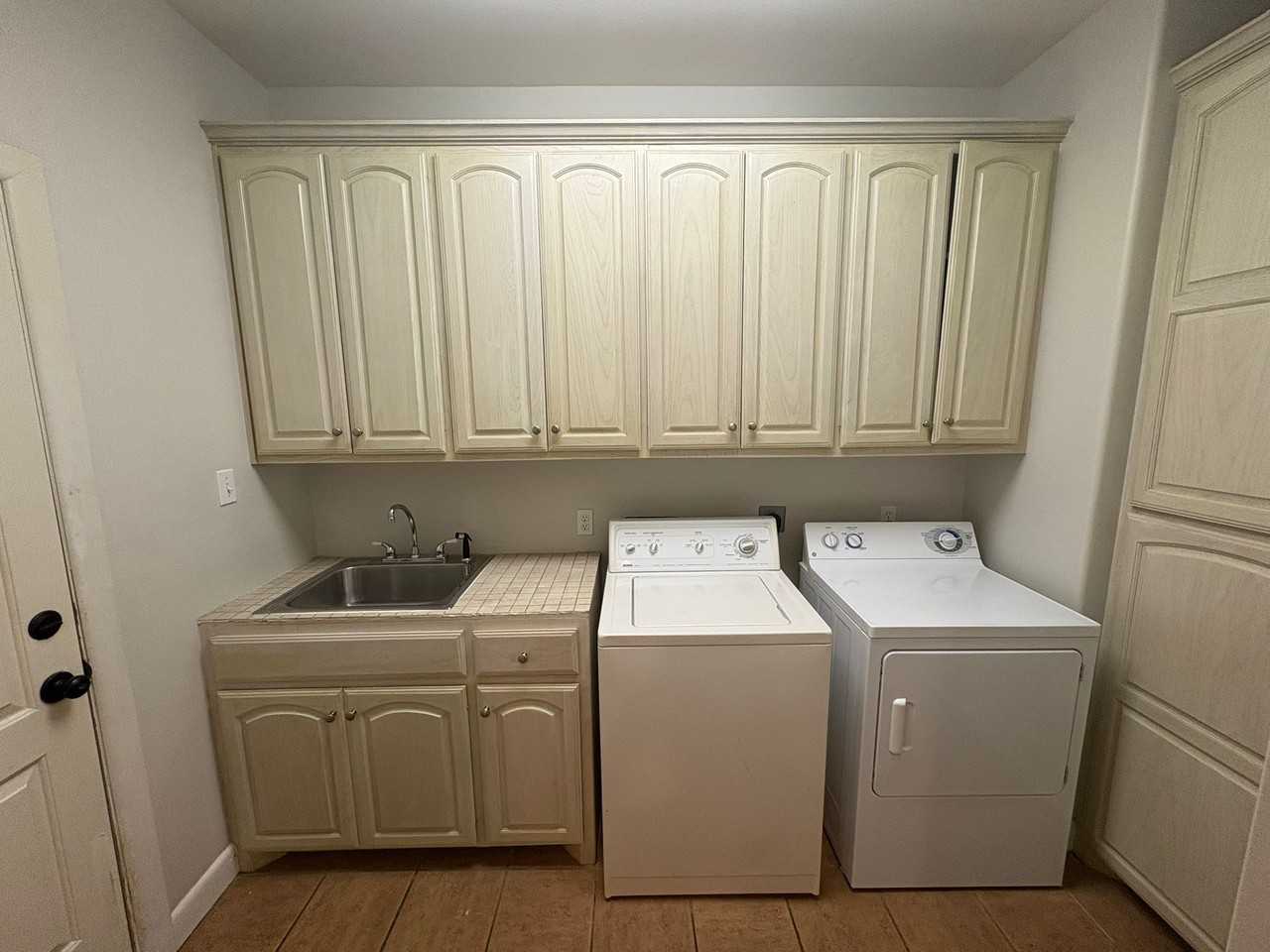 210 Rio Grande Dr - Photo 3 of 16