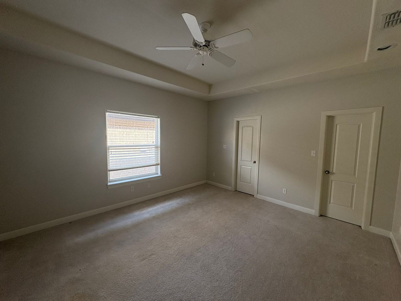 210 Rio Grande Dr - Photo 4 of 16