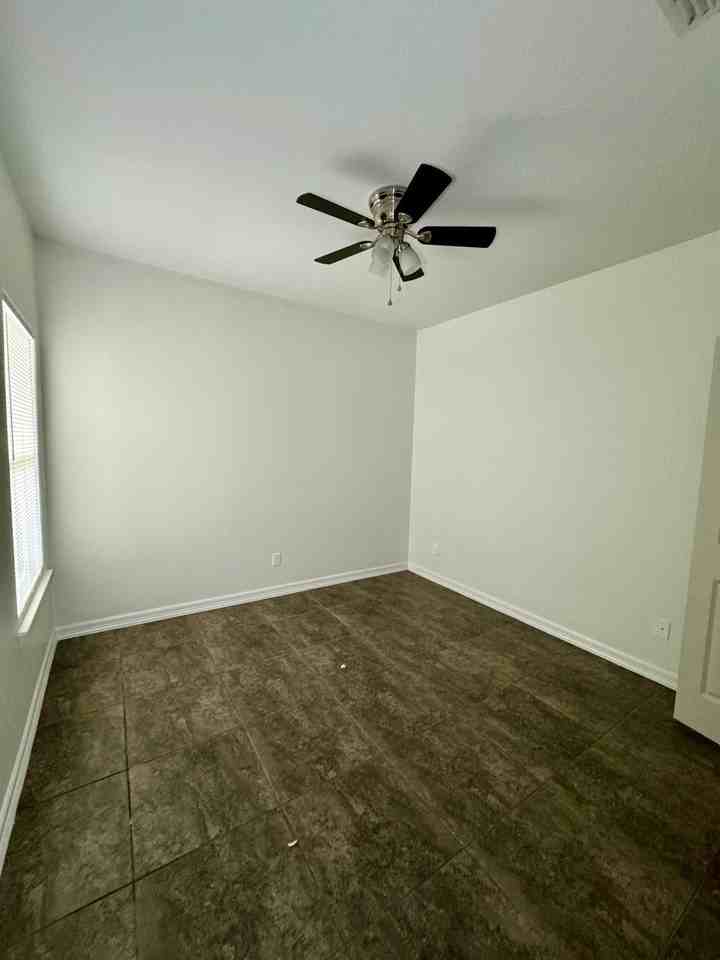 300 Sylvia Handy Dr #217 - Photo 3 of 7