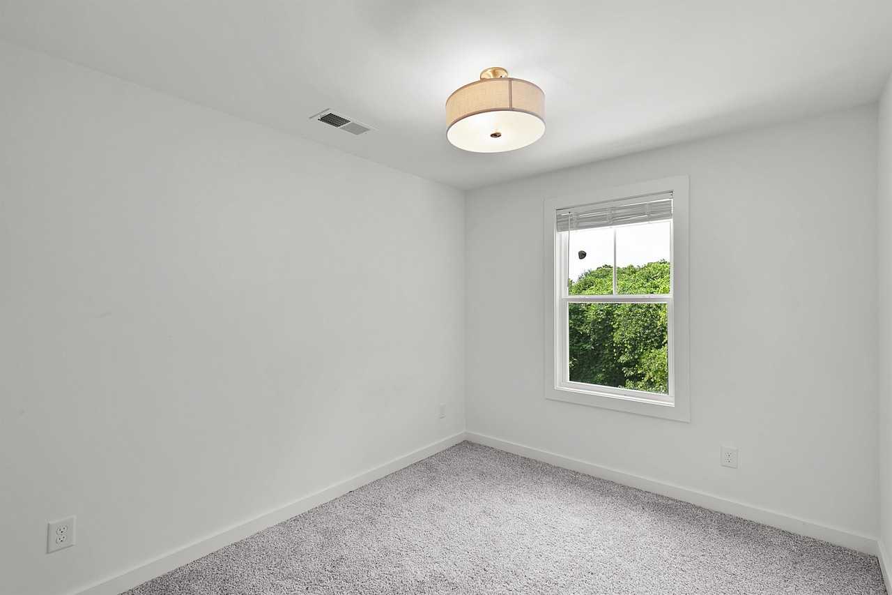 321 Lambuth Blvd #B - Photo 7 of 18