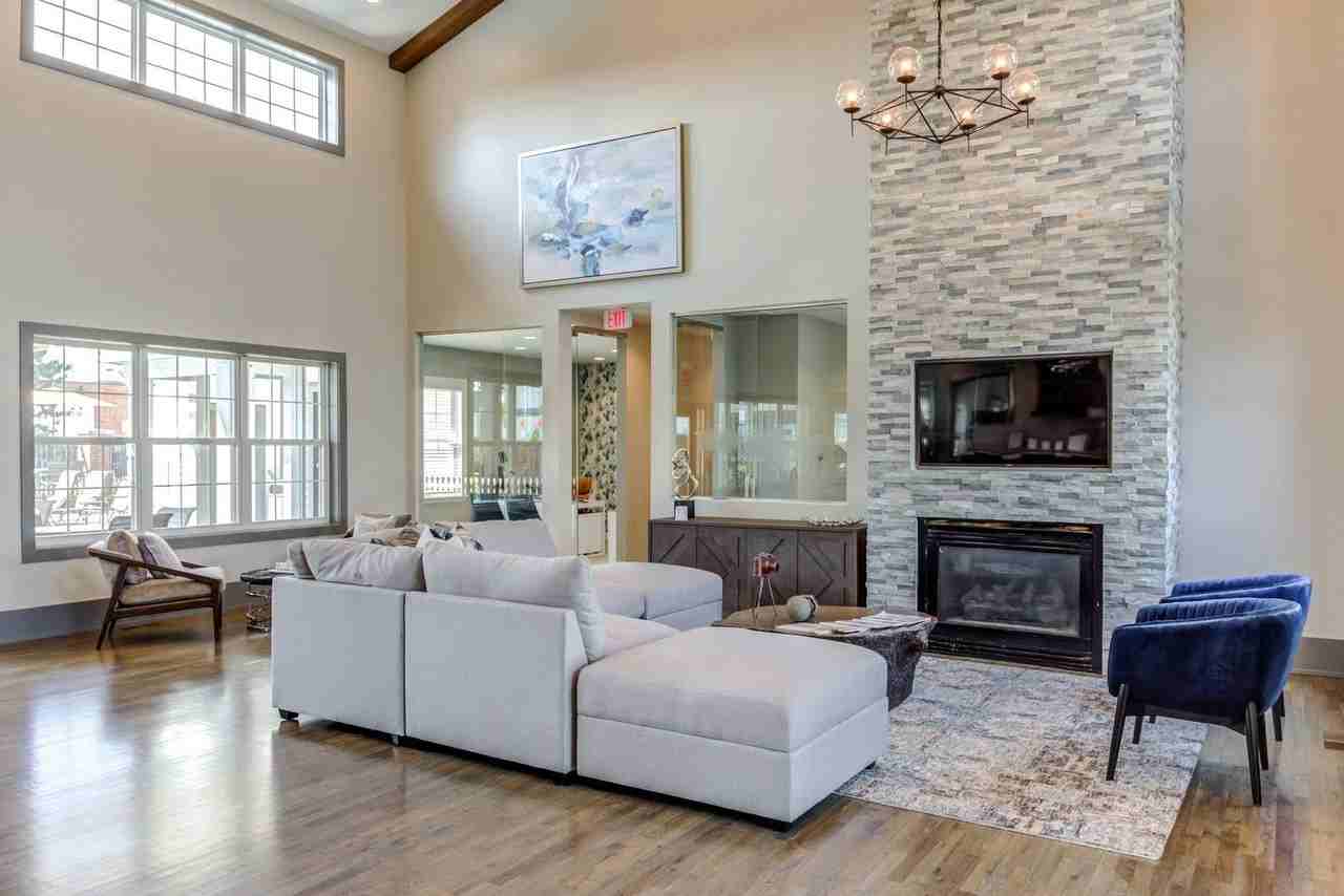 434 Handel Ct #434 - Photo 3 of 13