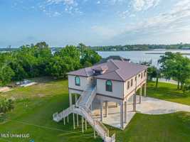 featured image of 238 Lovers Lane