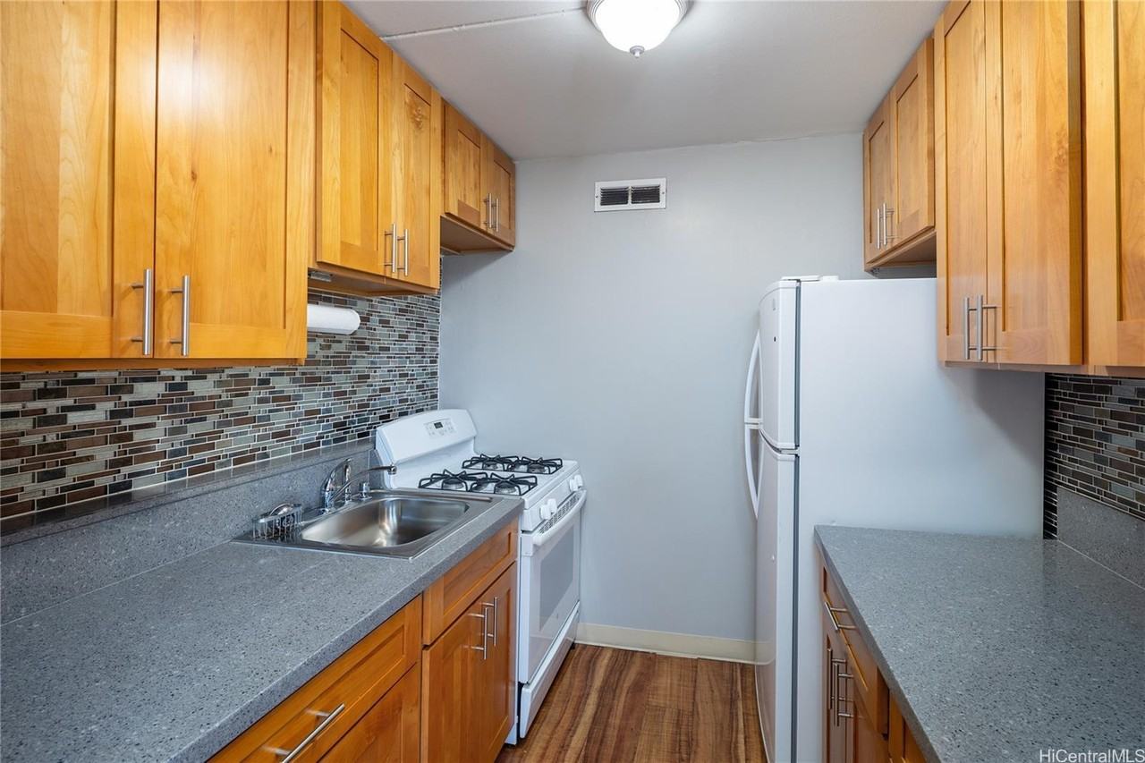 910 Ahana Street #1001 - Photo 5 of 18