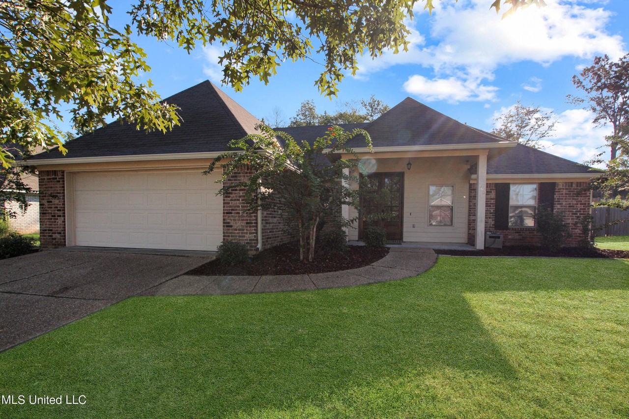 165 Harvey Cir - Photo 2 of 14