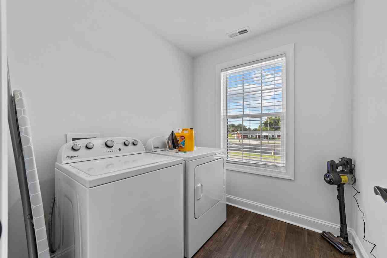 812 Crown Point Dr - Photo 6 of 32