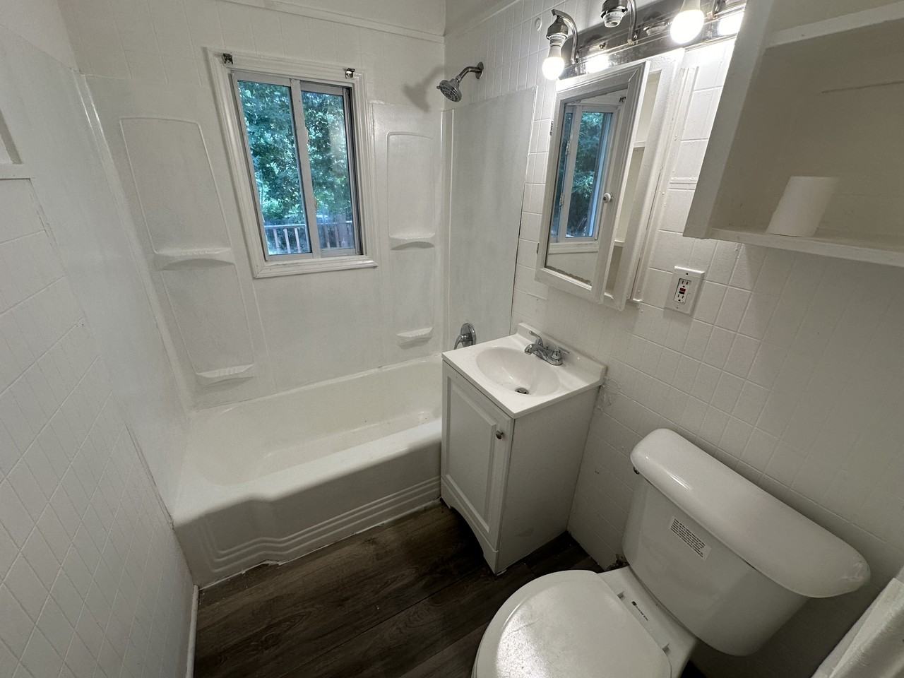 24 Monterey St - Photo 2 of 7