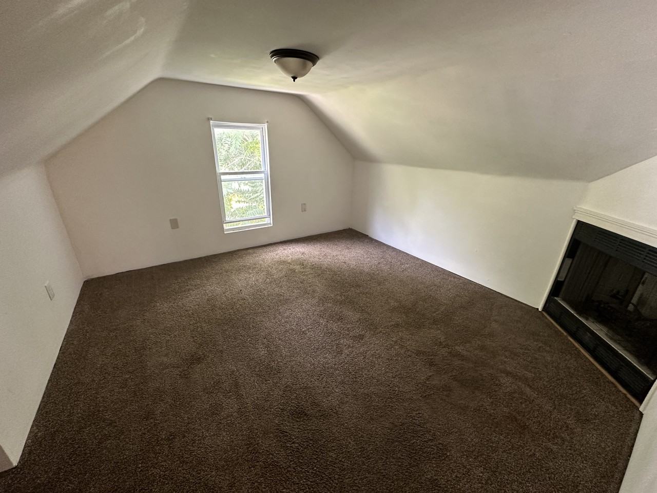 24 Monterey St - Photo 3 of 7