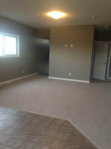 9806 - 89 Street - Unit B - Photo 6 of 14