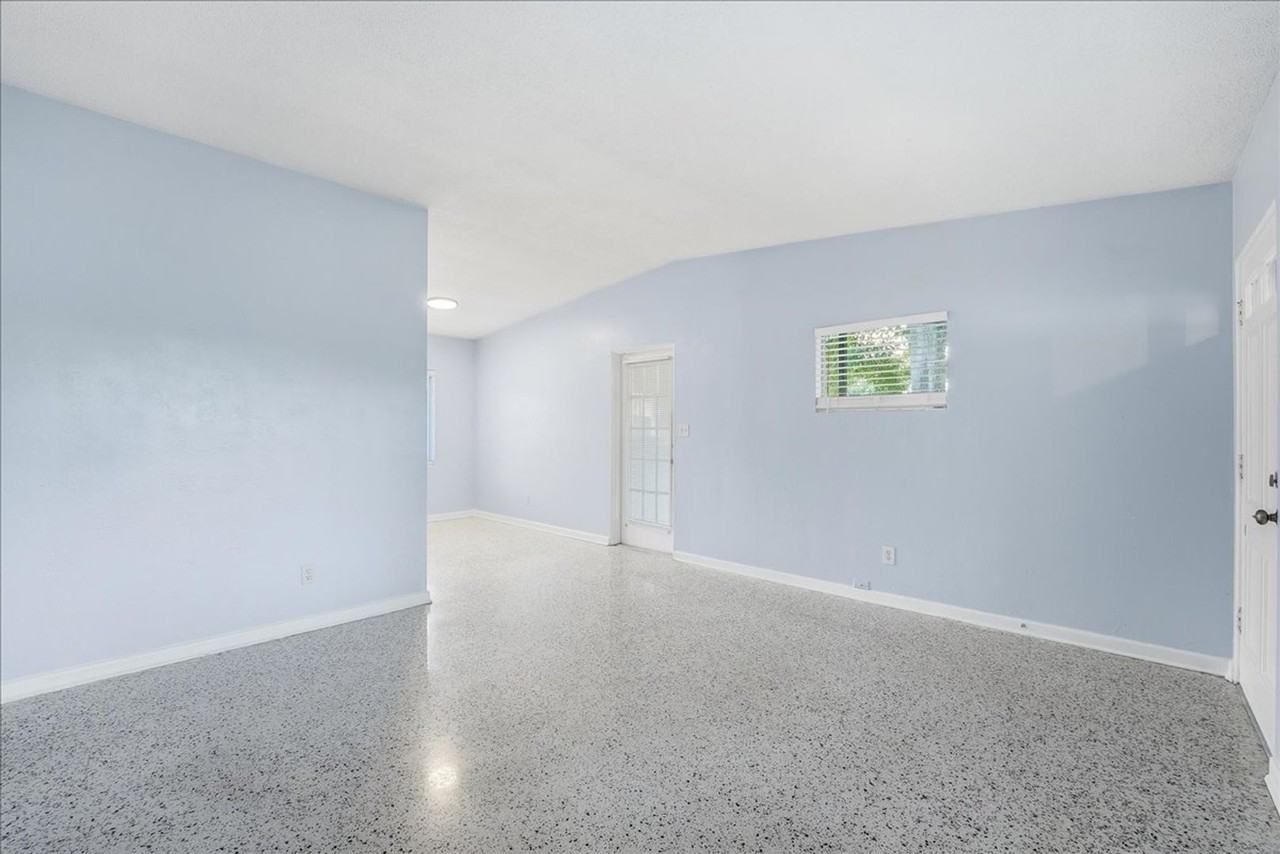 1418 Beatrice Dr - Photo 4 of 10