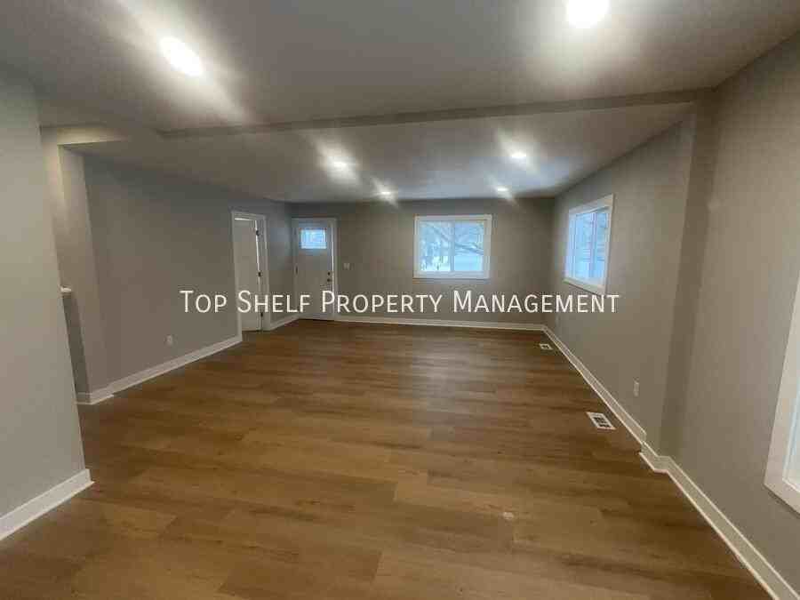 120 6th St - Photo 2 of 15