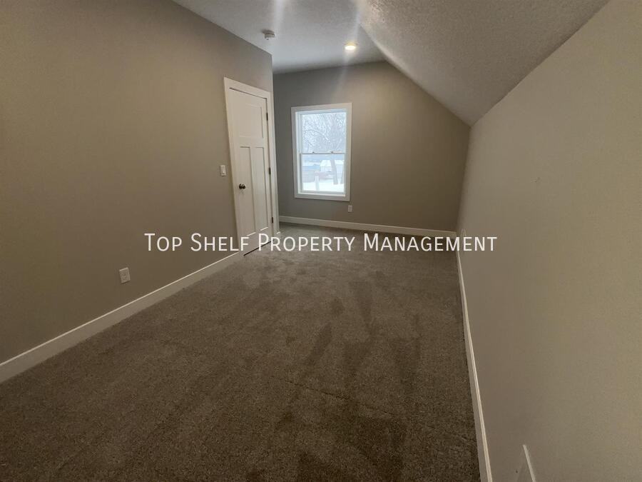 120 6th St - Photo 7 of 15