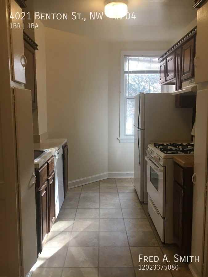 4021 Benton St Nw #204 - Photo 7 of 10