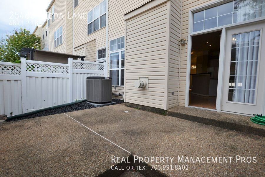 25488 Freda Ln - Photo 7 of 50