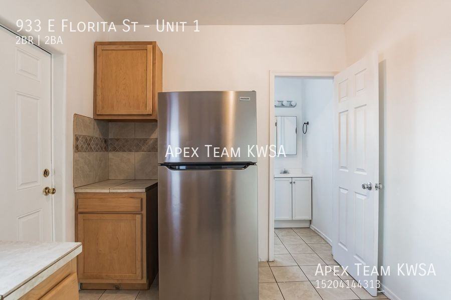 933 E Florita St #1 - Photo 3 of 30