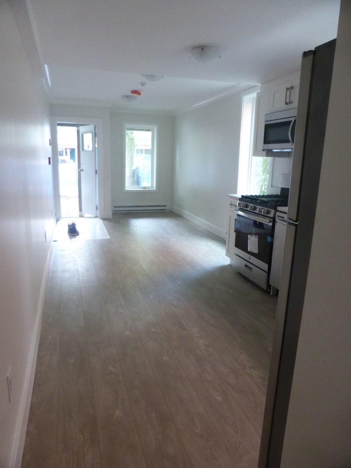 1534 Victoria Drive - Photo 4 of 13