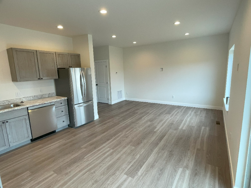 502 E 2nd Ave - Photo 3 of 16