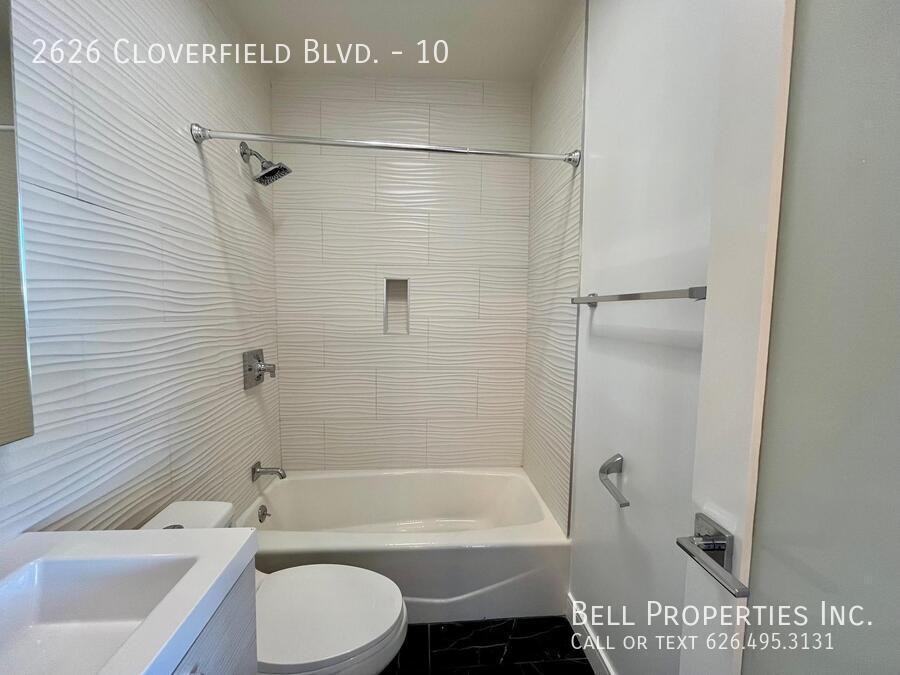 2626 Cloverfield Boulevard #10 - Photo 3 of 4