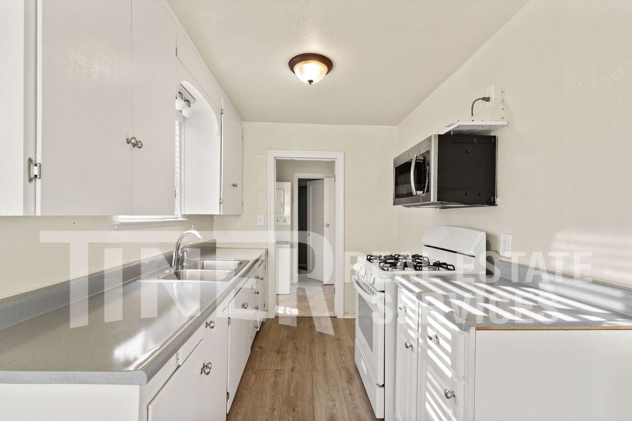 2305 Garfield Avenue #A - Photo 4 of 20