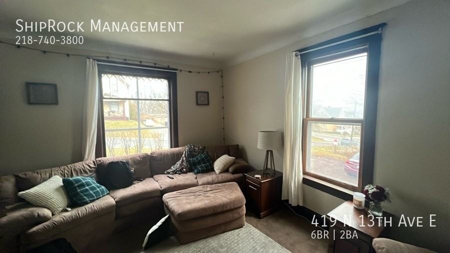 419 N 13th Ave E - Photo 2 of 13