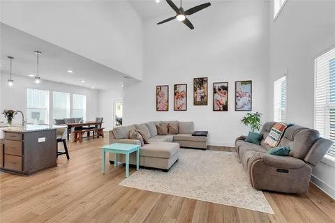 109 Founders Blvd - Photo 4 of 20