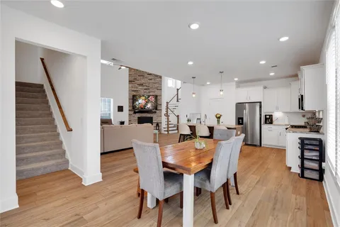 109 Founders Blvd - Photo 7 of 20