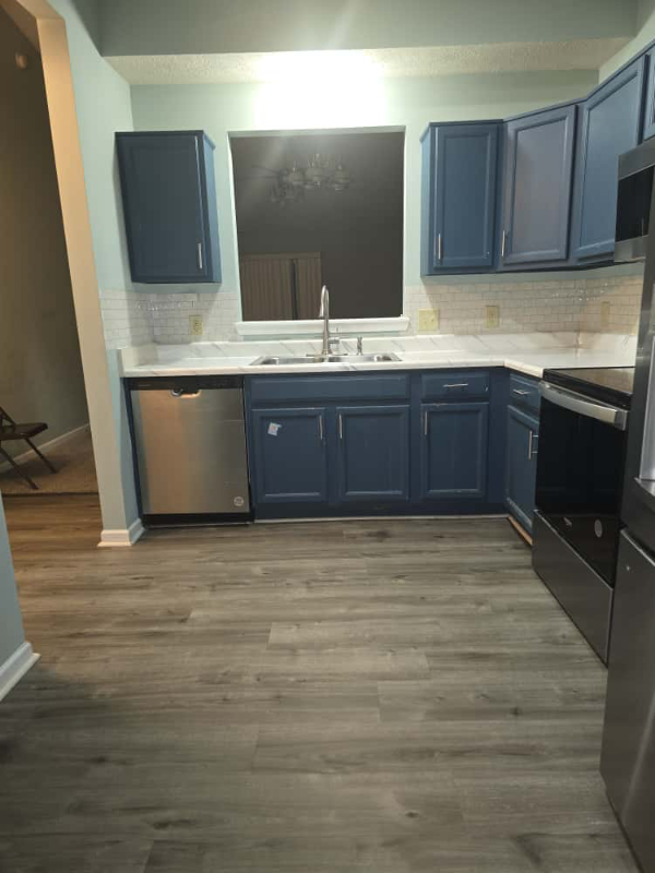 8209 Twin Rivers Drive - Photo 3 of 15