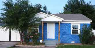 5202 North Rockwell Avenue - Photo 1 of 1