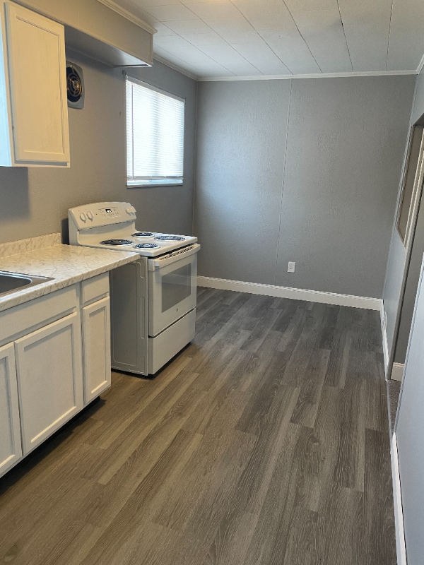 1937 Kenneth Avenue #B - Photo 5 of 8