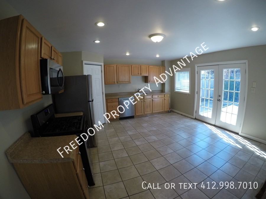 2706 Mission St - Photo 3 of 14