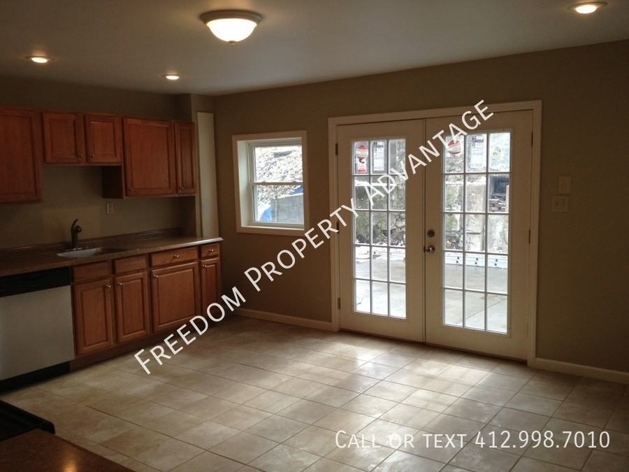 2706 Mission St - Photo 4 of 14