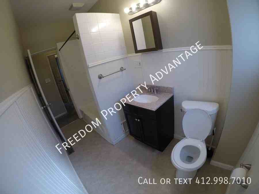 2706 Mission St - Photo 7 of 14