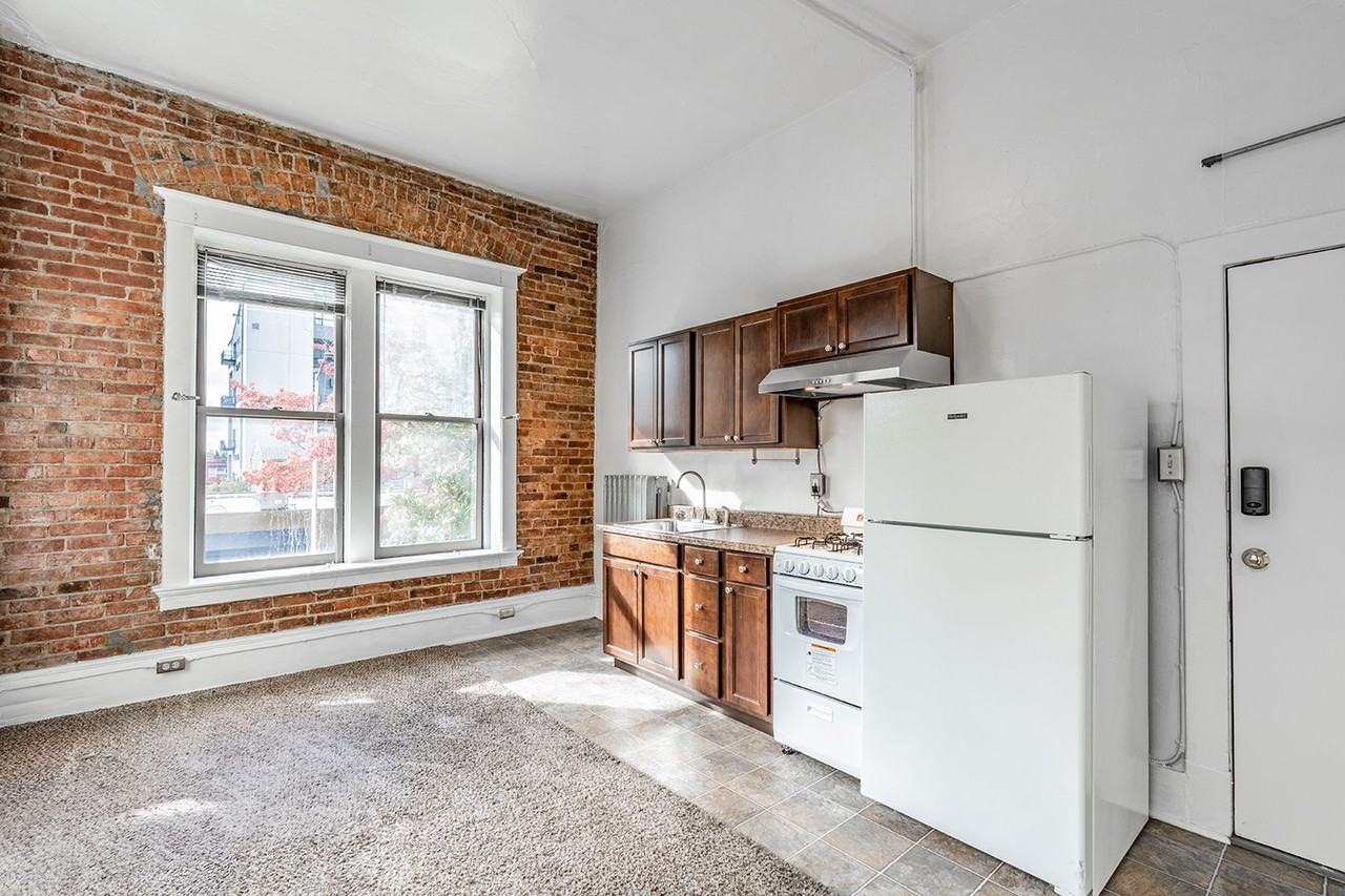 Classic Co - Photo 3 of 35