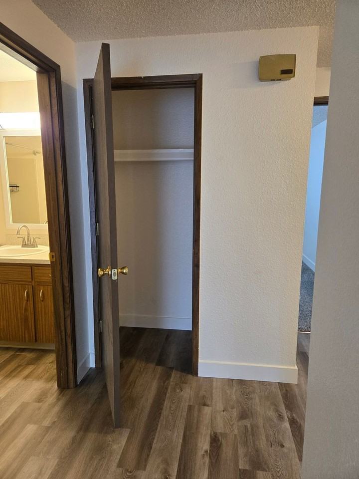 #257 ROSE PARK APTS - Photo 6 of 15