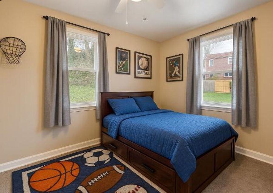 5007 Sheriff Road Northeast - Photo 4 of 6