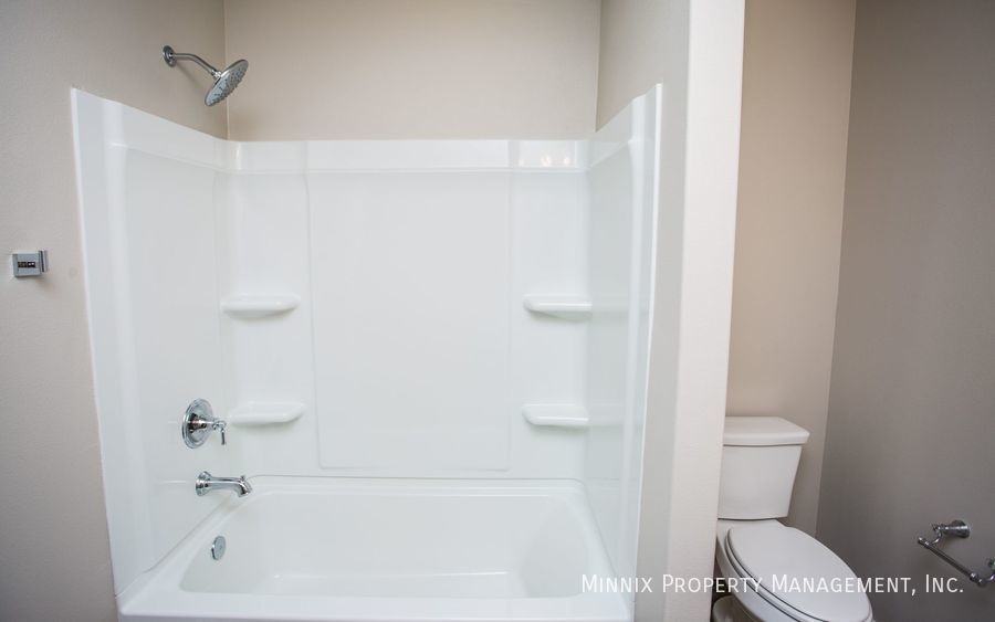 2105 Kirksey Ave - Photo 4 of 37