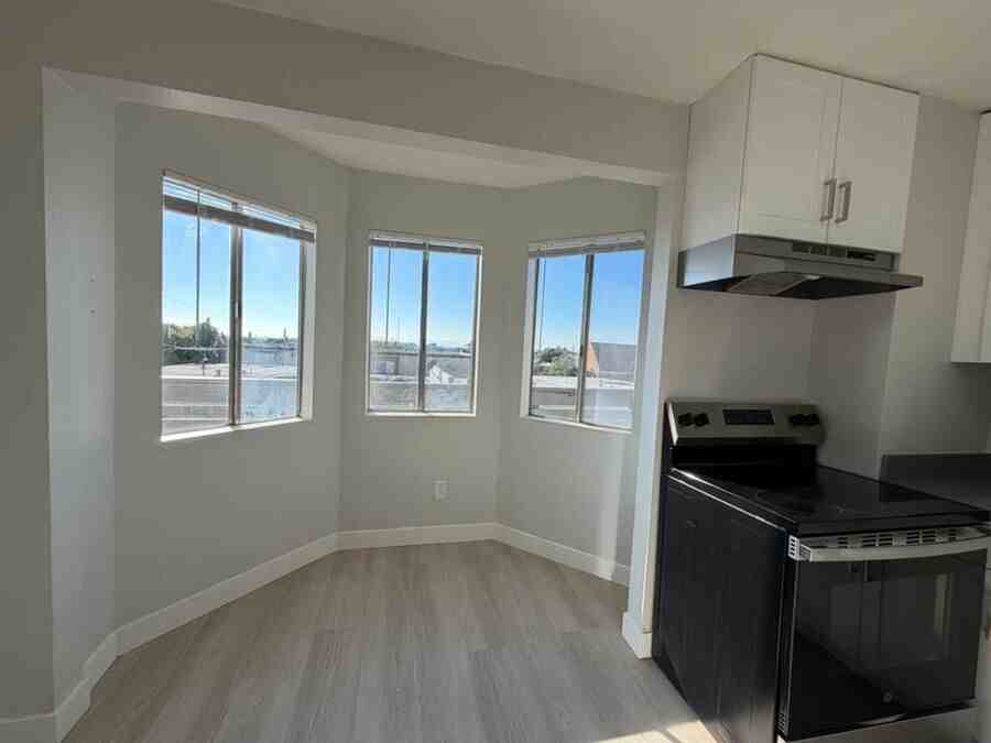 1835 8th Avenue - Photo 3 of 22