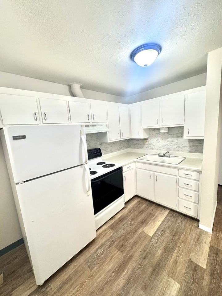 3126 N Hancock Ave #2 - Photo 7 of 25