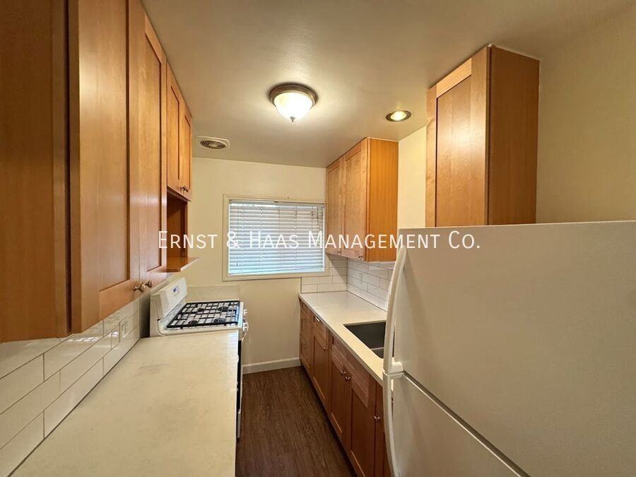 332 Magnolia Avenue #K - Photo 6 of 11