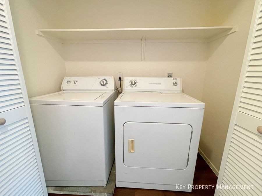 7554 Durham Hall Ave #201 - Photo 6 of 34