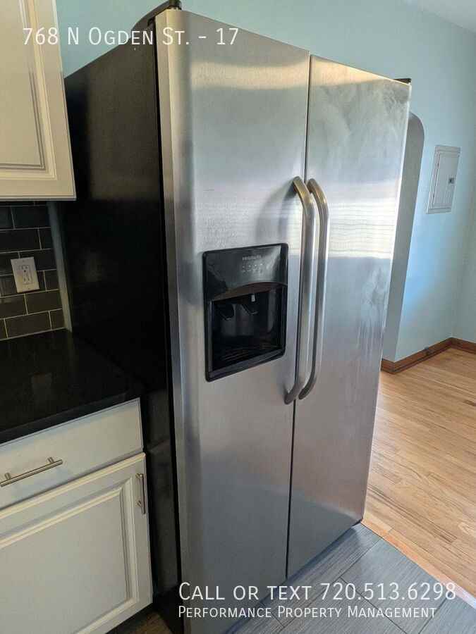 768 N Ogden St #17 - Photo 3 of 15