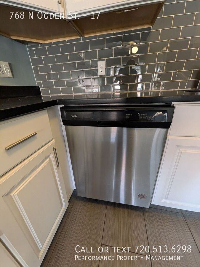 768 N Ogden St #17 - Photo 5 of 15