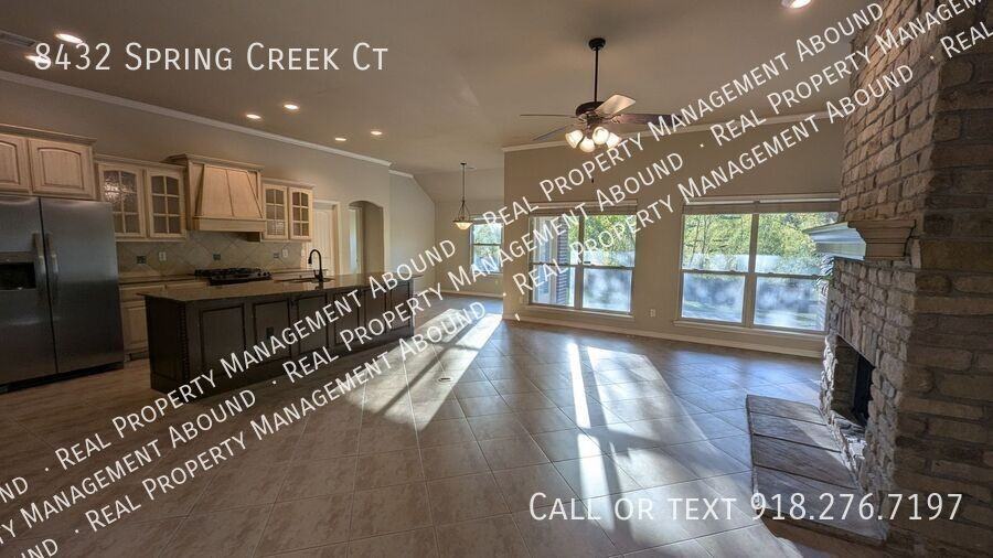 8432 Spring Creek Lane - Photo 5 of 17