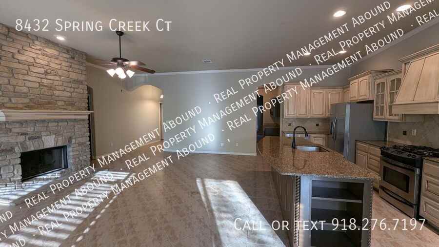 8432 Spring Creek Lane - Photo 7 of 17