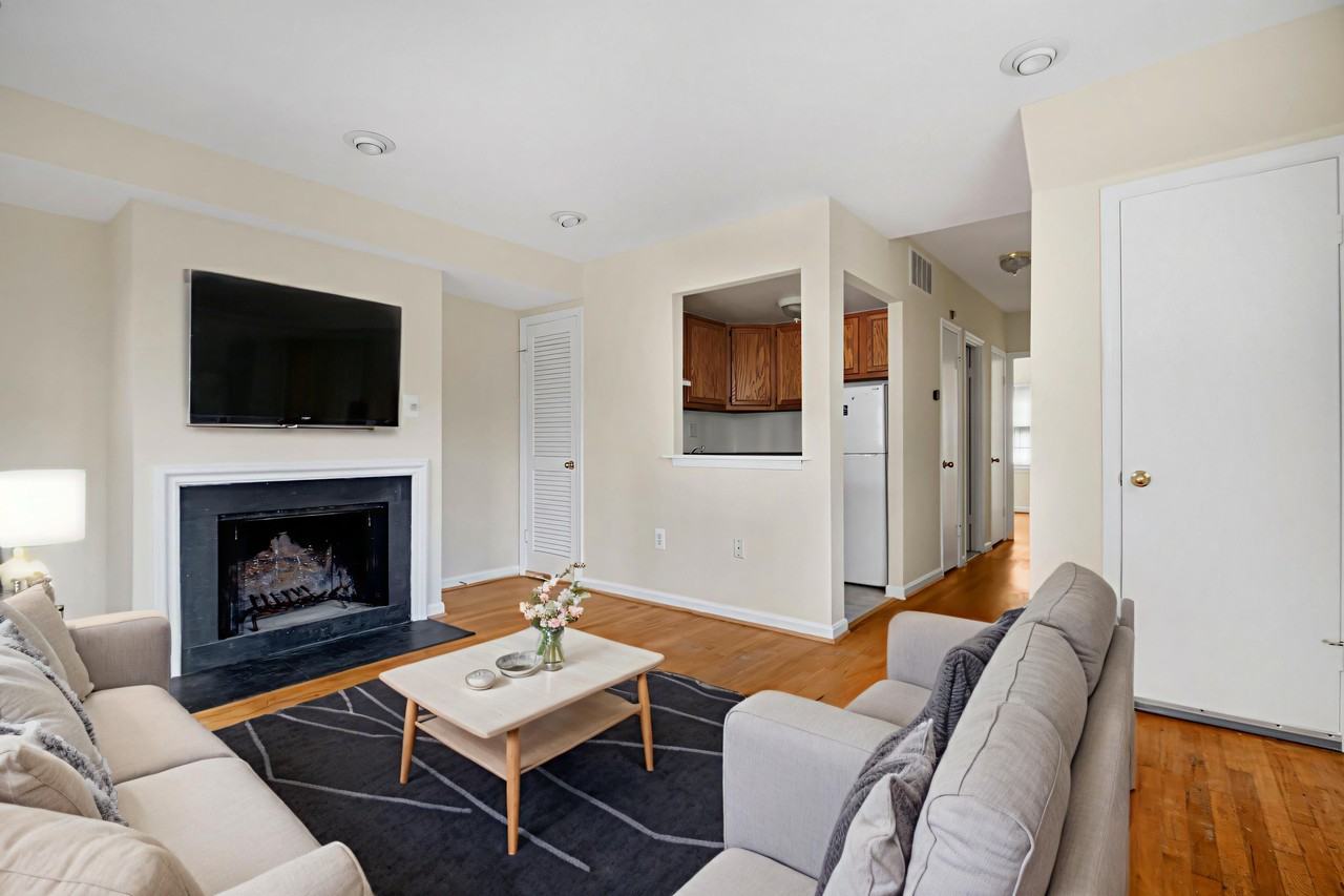 4450 Macarthur Blvd Nw #7A - Photo 2 of 6